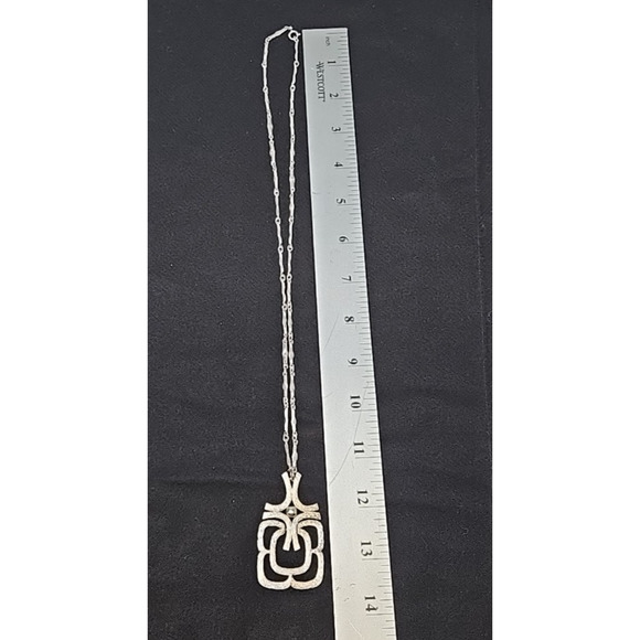 Avon Vintage Silver Tone Geometric Pendant Necklace – 1970s Modernist Statement - Picture 4 of 6